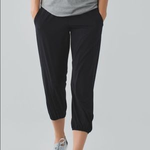 BLACK LULULEMON OM PANT
